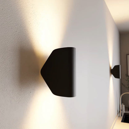 Rotara™ – Robuste LED Wandleuchte Schwarz