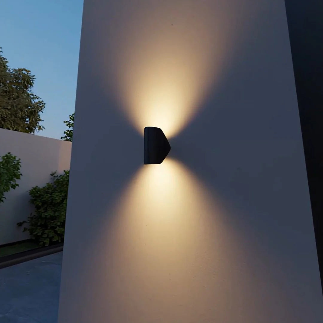 Rotara™ – Robuste LED Wandleuchte Schwarz